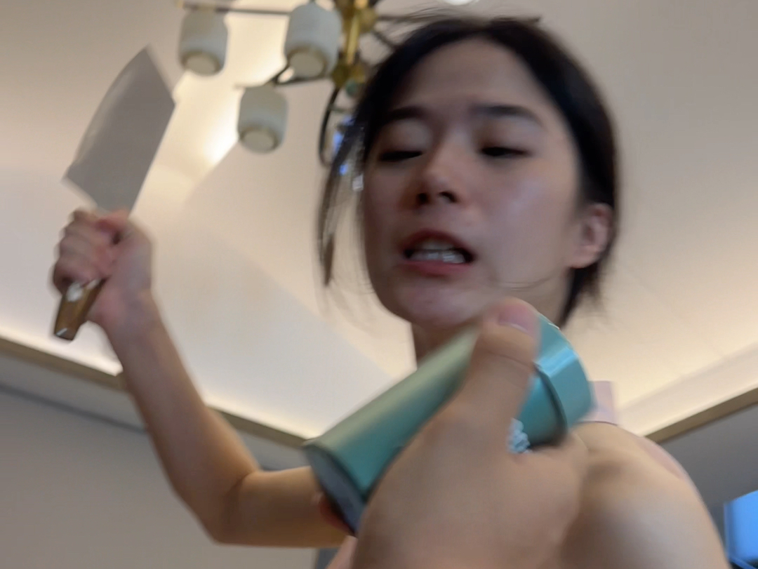 兄弟们，差点小命不保，还好我有护身符#女朋友 #川渝暴龙