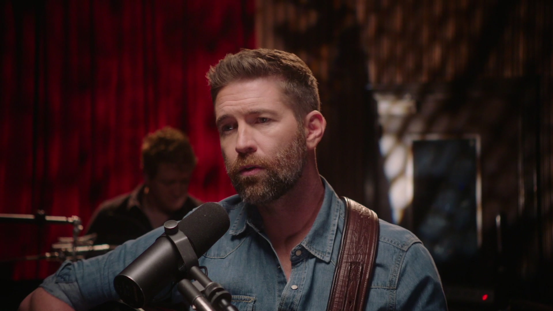 i serve a savior (acoustic) - josh turner_哔哩哔哩 (゜-゜)つロ
