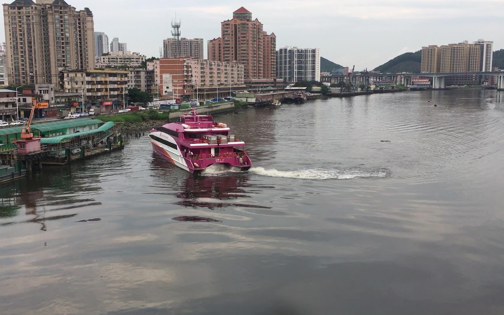 东莞虎门镇港澳客运码头泊岸和卸货,日常拍摄(1)哔哩哔哩bilibili