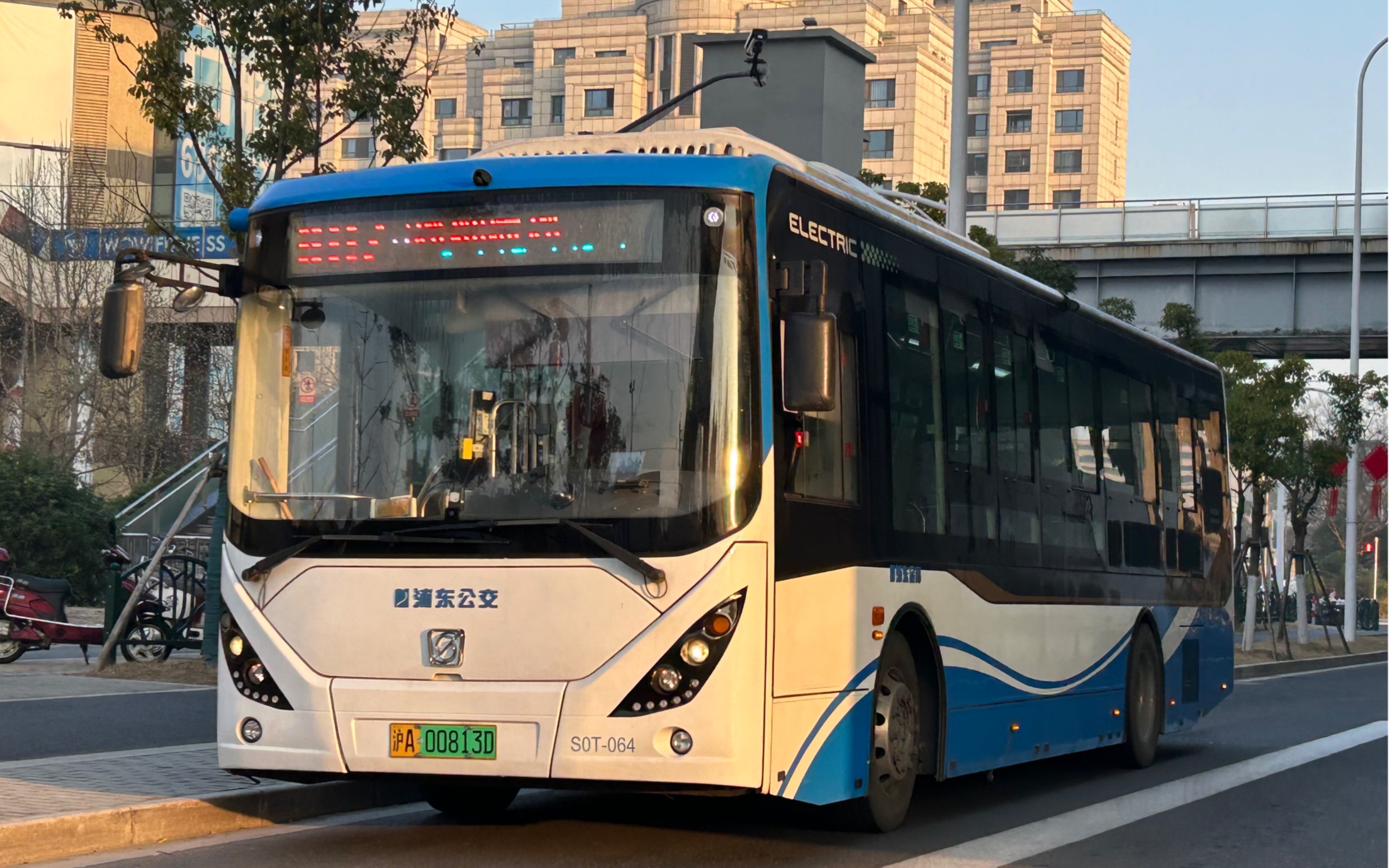 (洲海路地铁站小环线)上海浦东金高 1017路 张杨北路洲海路方向