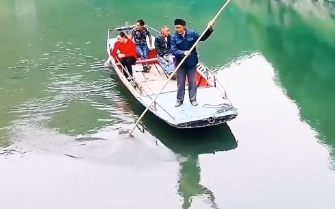 [图]百年义渡！一个承诺守百年风雨无阻，四代人每天免费为村民摆渡