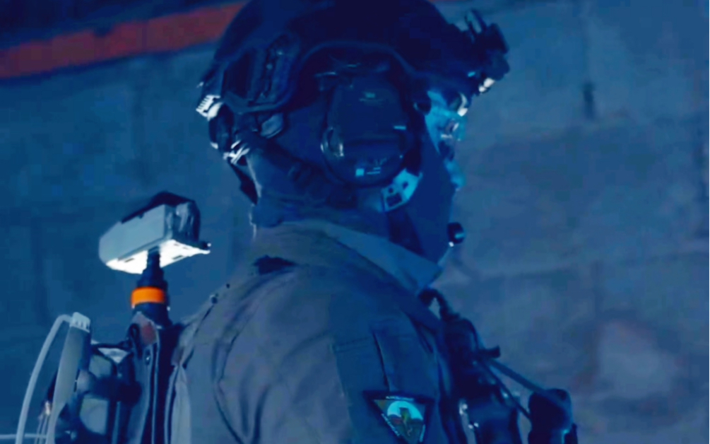 男人就该多看武装而不是爱上化妆!