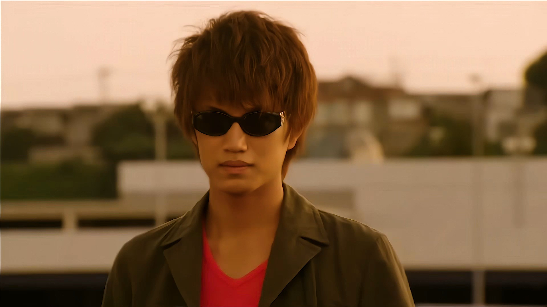 《当普通人穿上行政夹克》门矢士