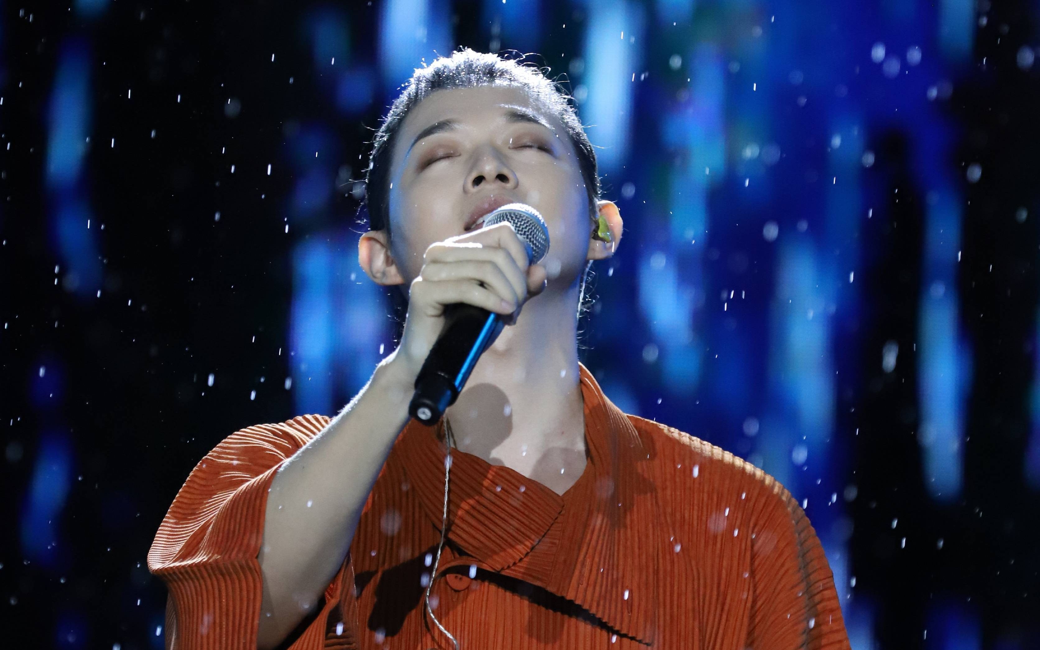 论打算拍视频时旁边坐着一个丧心病狂女赫兹喊霍尊我爱你时我的心理