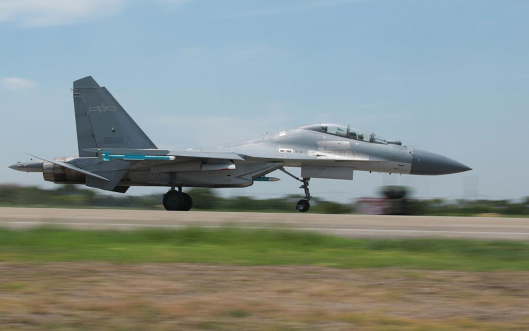 近距离空战能力大增,歼16换装新型设备,专克印度阵风战机