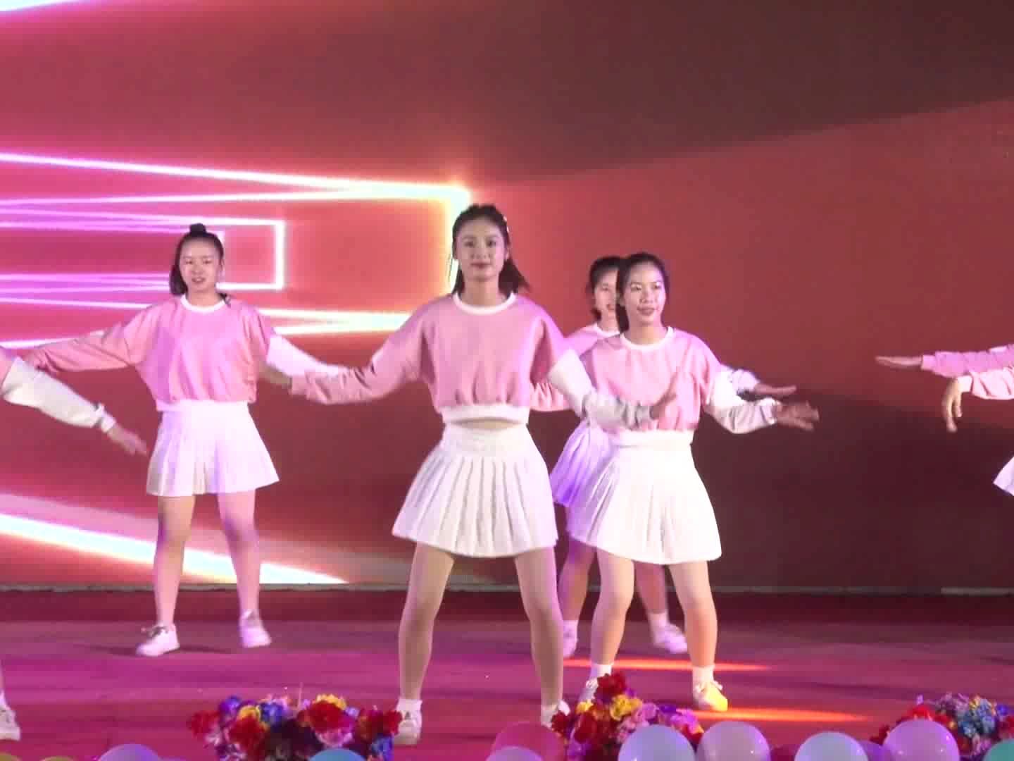 1灵马二中舞蹈《日不落》