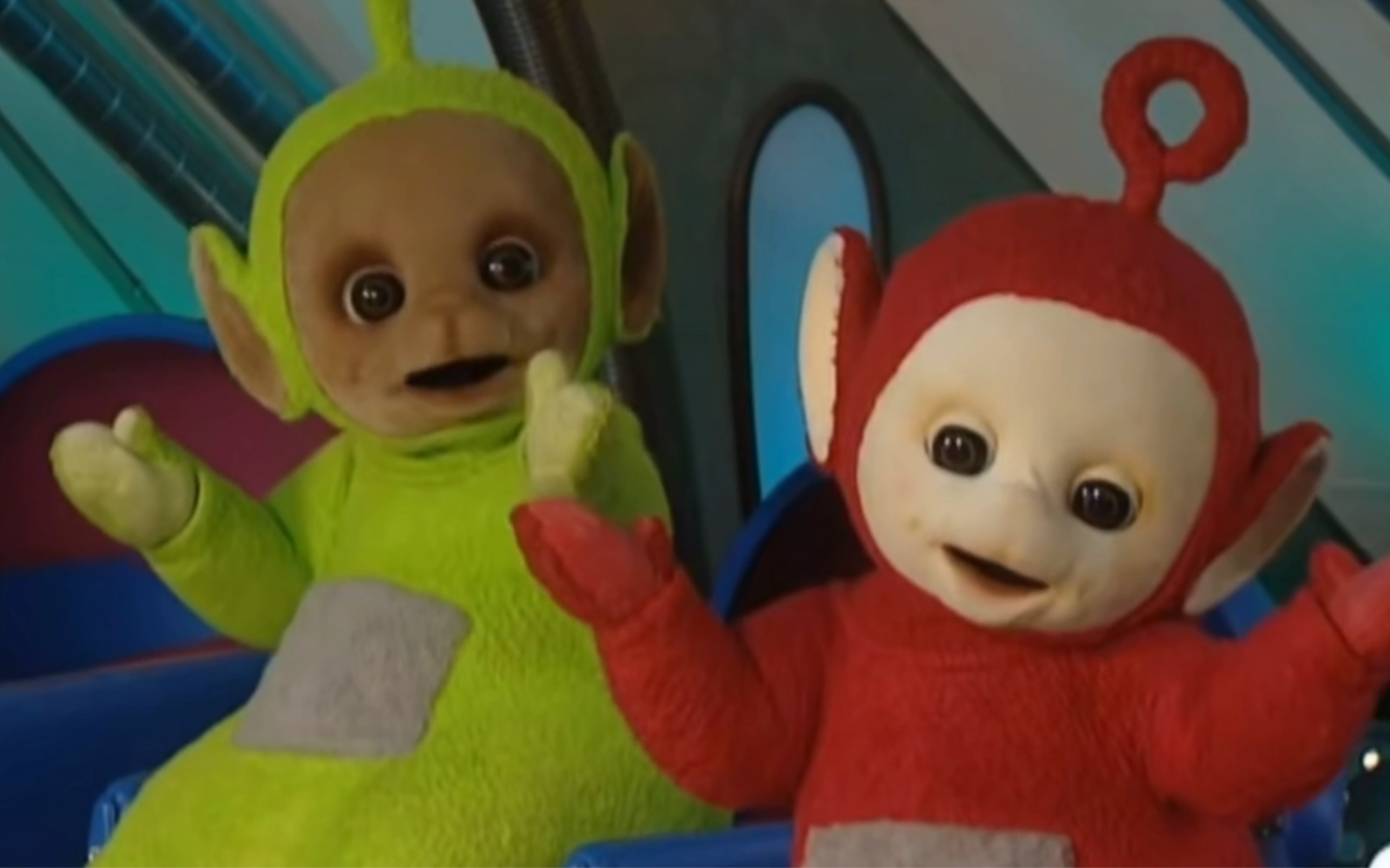 小波和迪西的动作简直是复制粘贴的