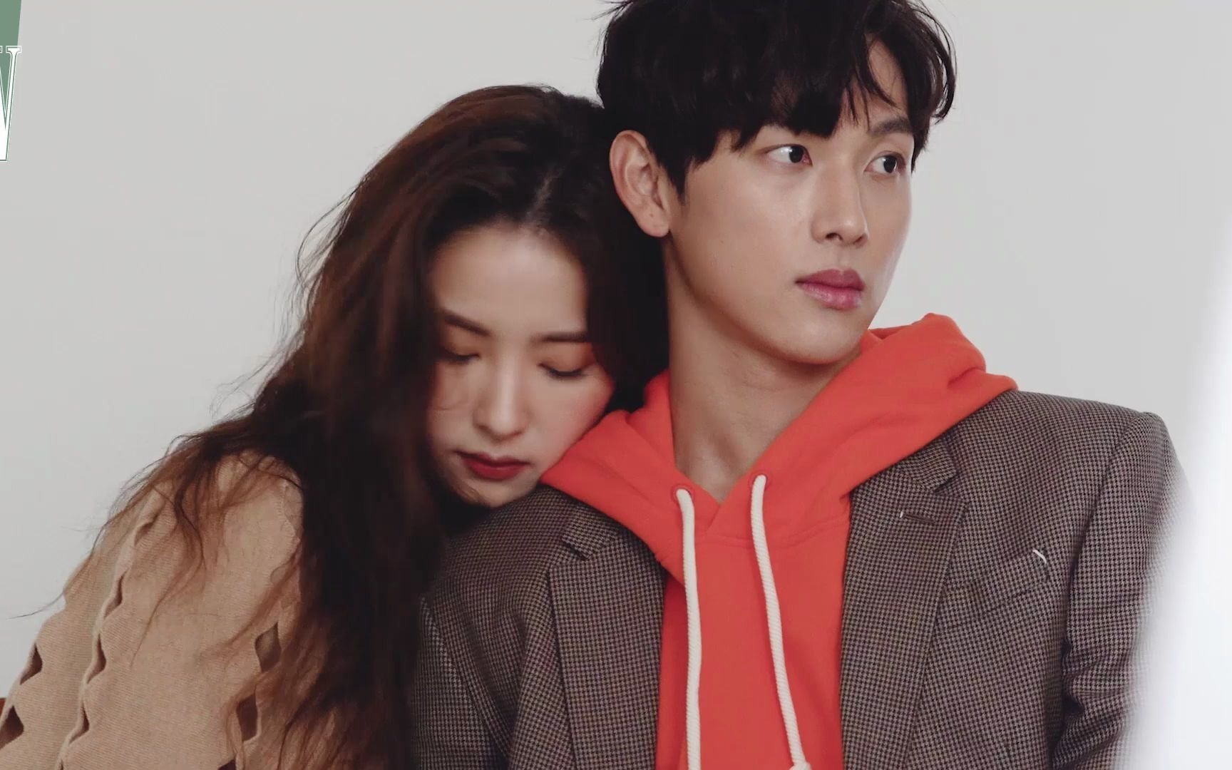 任时完×申世景w dreamter view采访视频幕后花絮!百万点击奖励!