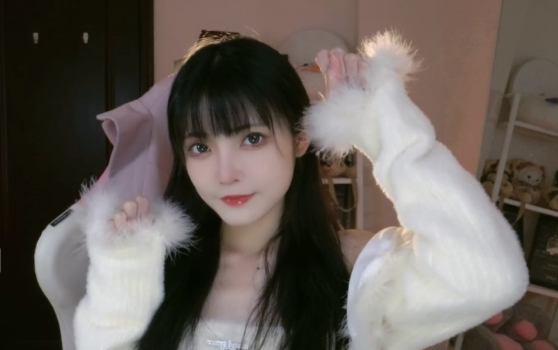 宵鱼鱼 毛绒绒~ 2022-12-14 直播