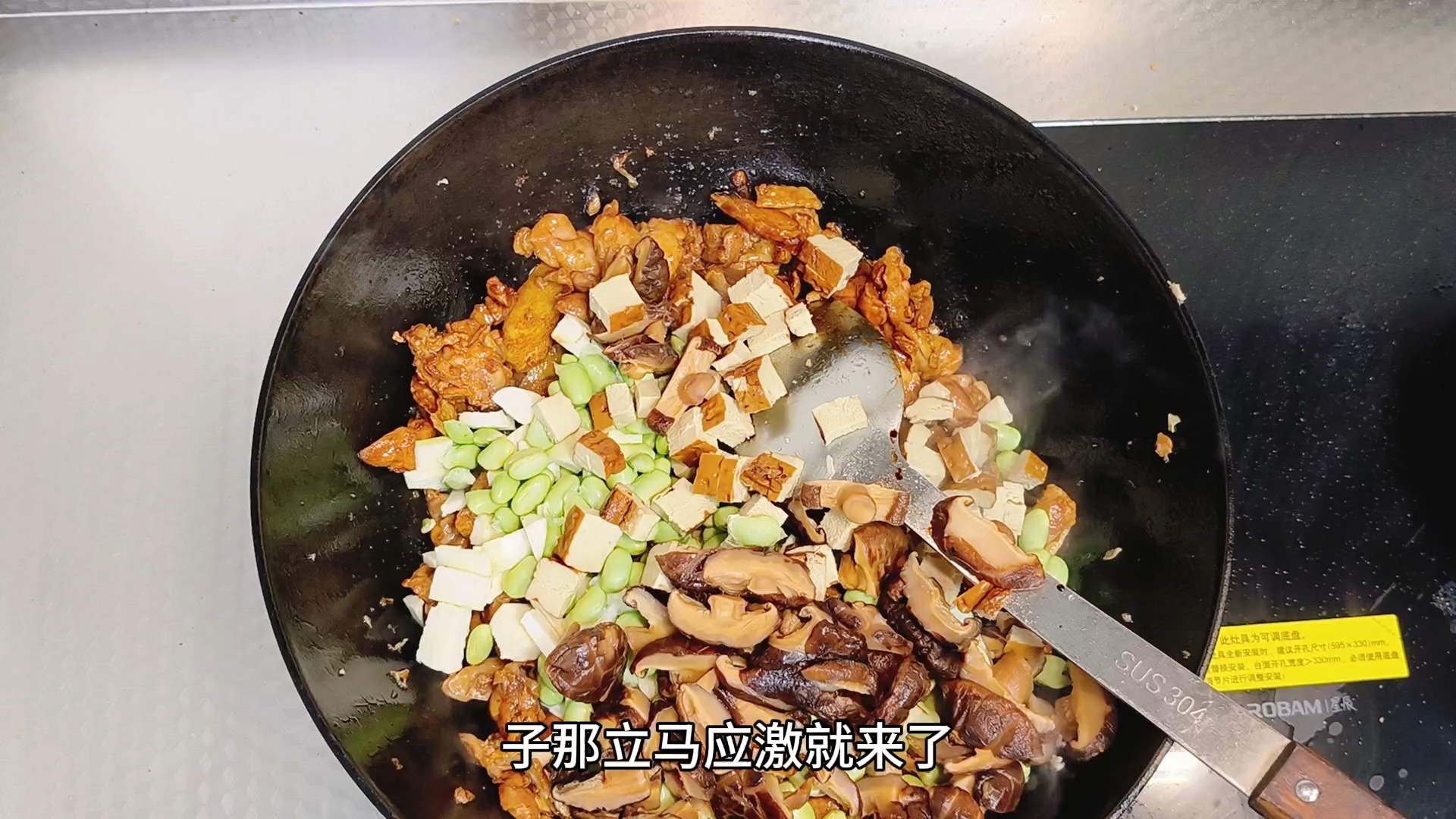 人与人有一个本质的区别。有些人有家国情怀，有些人没有。可有些人别忘记了你如今的小确幸是老一辈先烈付出的。#情感#女性智慧#社会百态#家国情怀