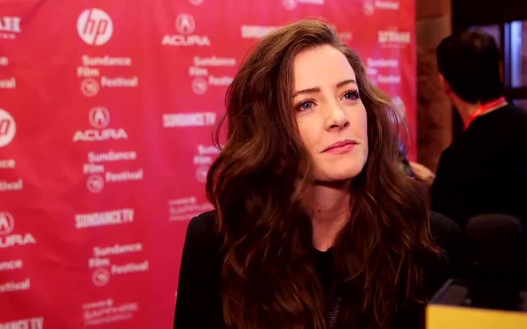 stephanie allynne talks people places things - @hollywood_哔哩