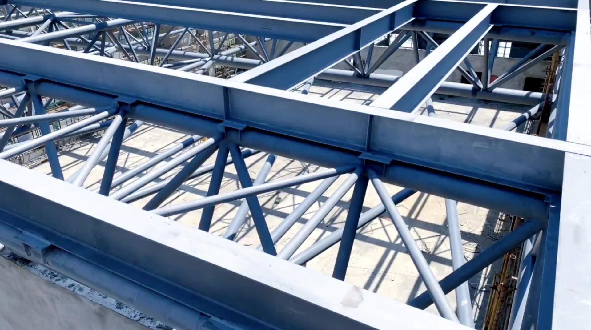 演示七子管桁架工程案例安装现场细节展示