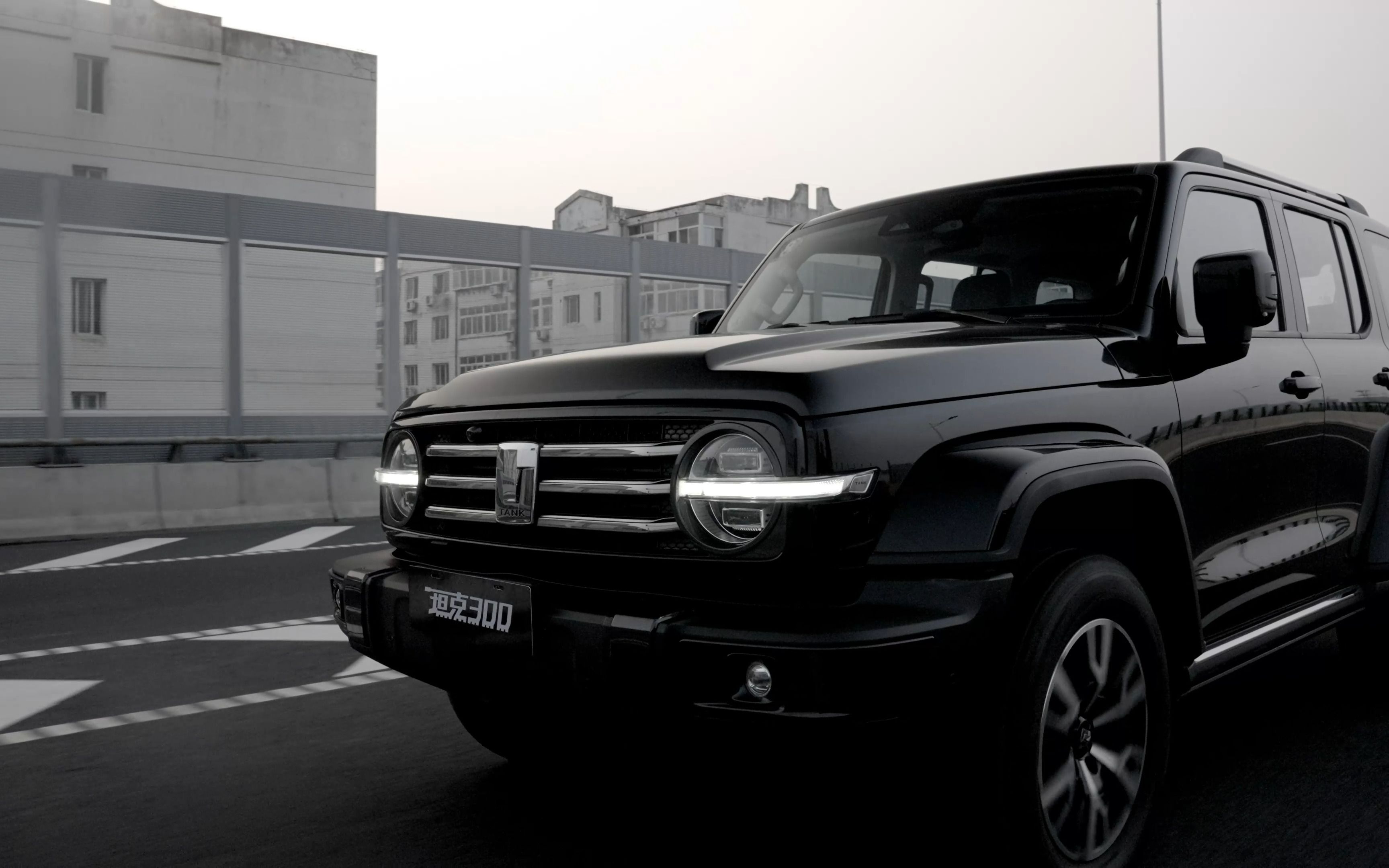 当坦克300化身公路黑武士赶快你的大冤种兄弟给你买一辆