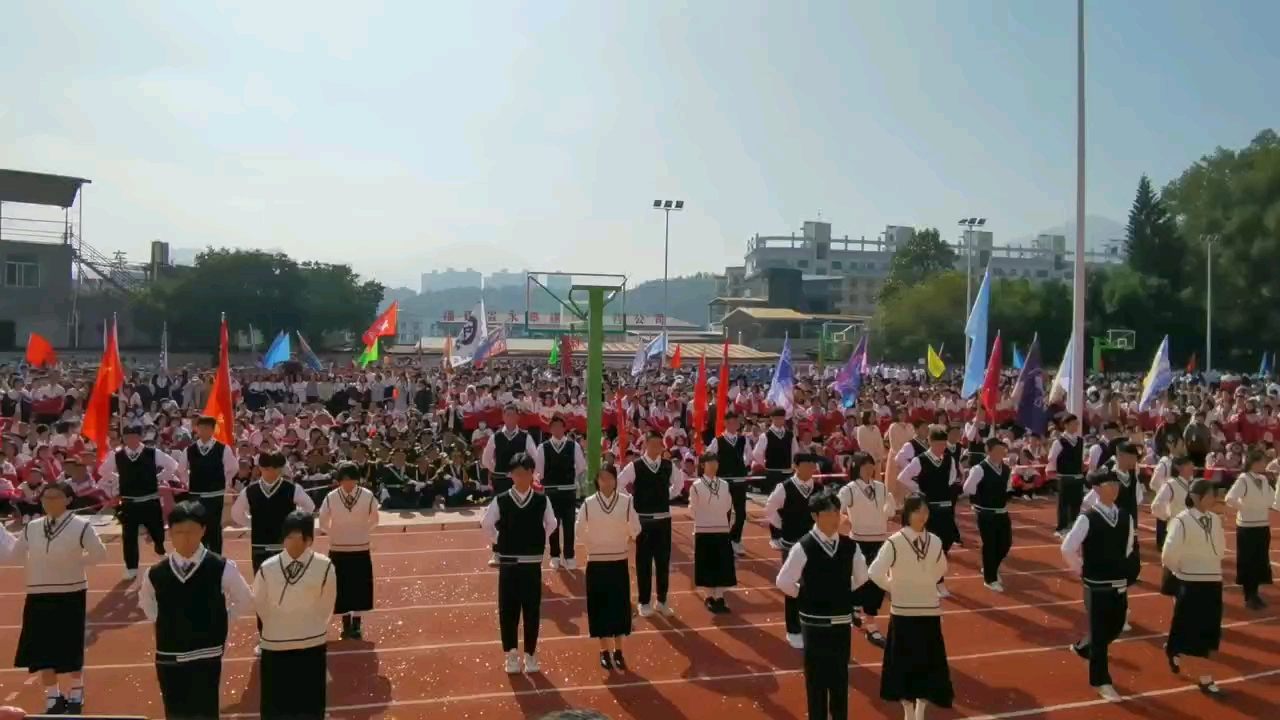 永泰县城关中学2021年文艺节高二7班表演第二视角