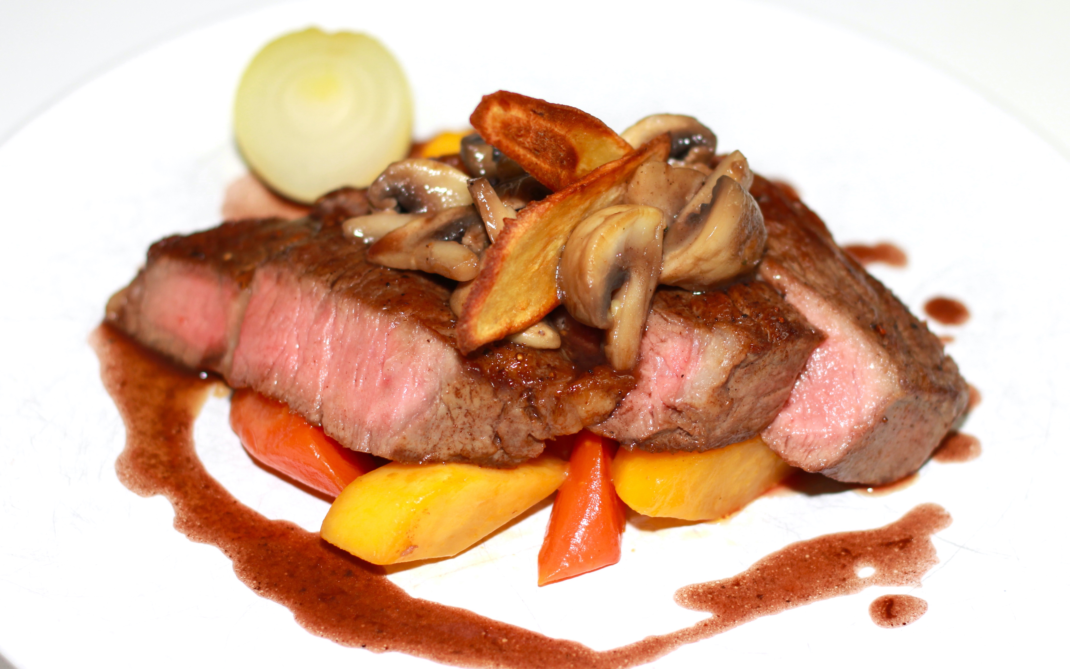 法式煎牛排配红酒酱