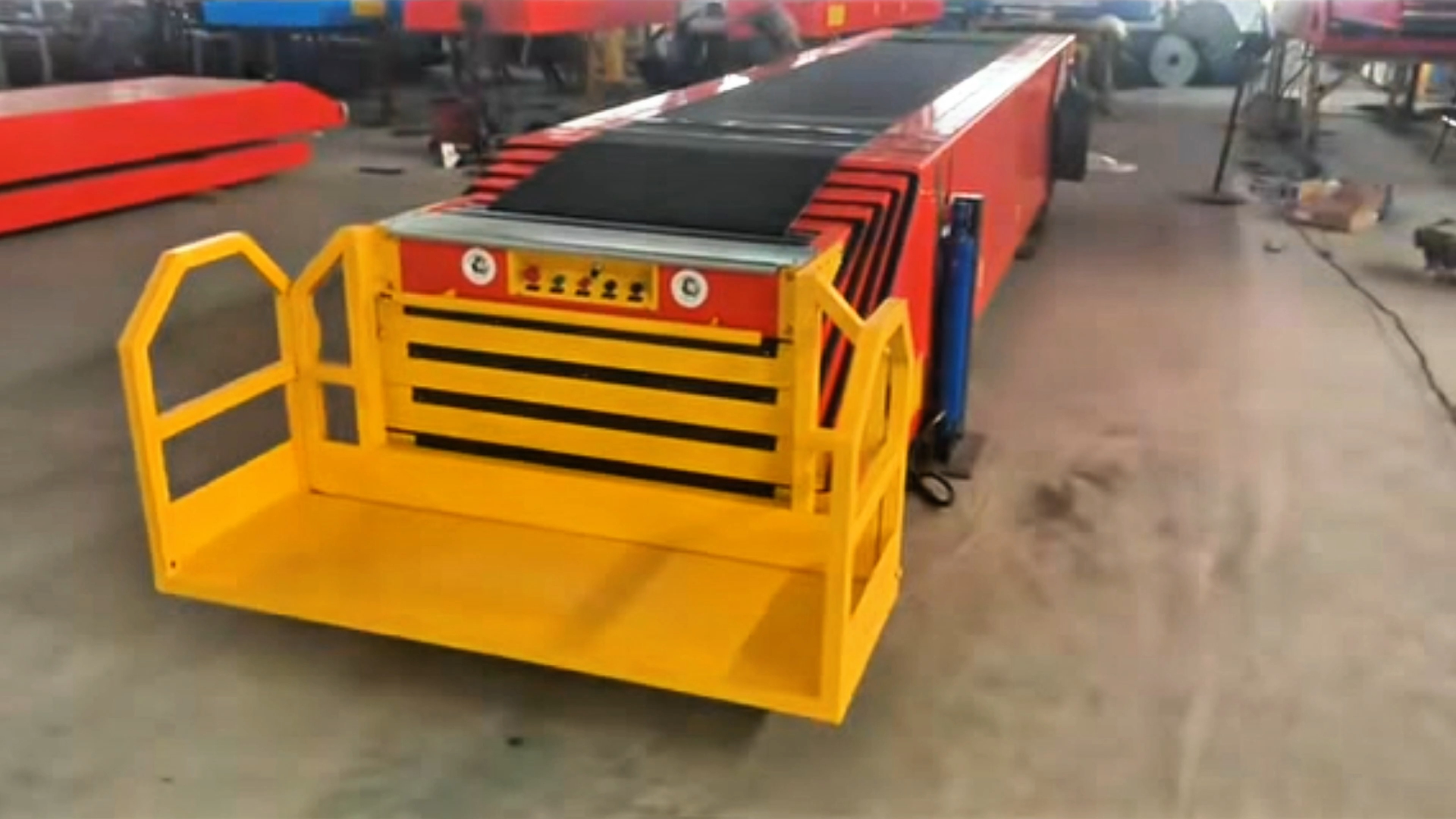 四节物流包裹转运中心车辆装车卸货用前端载人升降皮带伸缩输送机