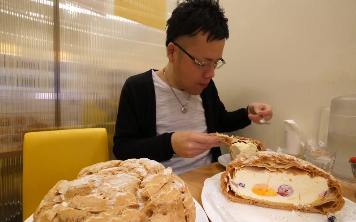 日本吃播熊熊新井熊吃大军舰奶油泡芙奶油双蜂房