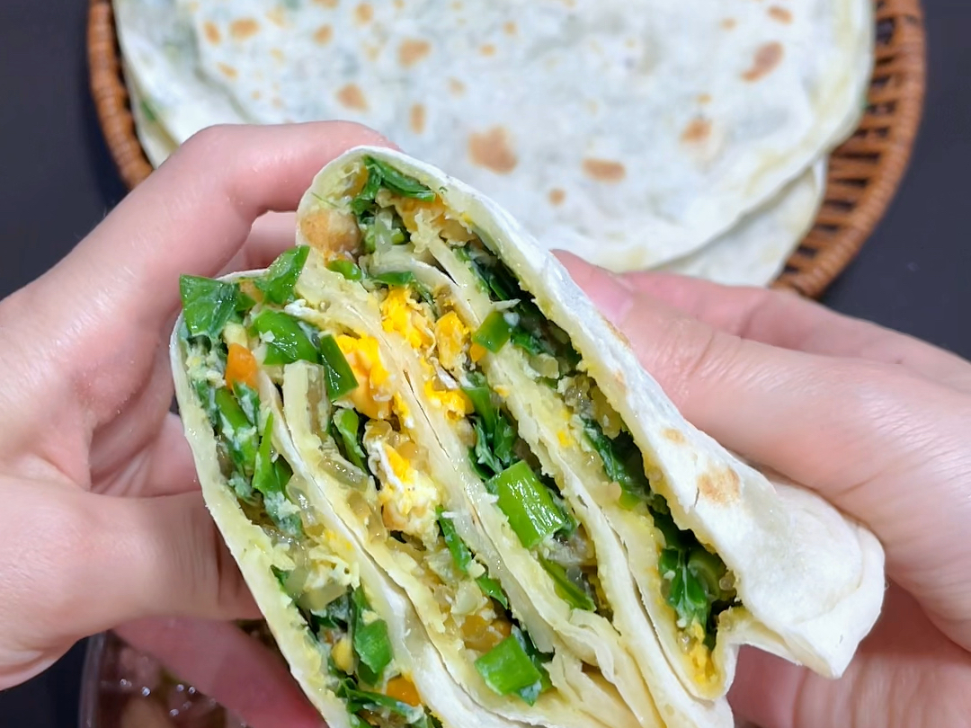 不知道我们这烙的韭菜盒子有多香#韭菜盒子 #家乡的味道 #安徽阜阳