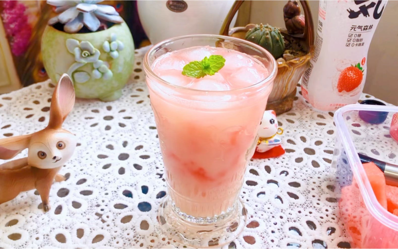 夏日解暑特饮西瓜气泡水西瓜气泡水才是夏天该有的味道