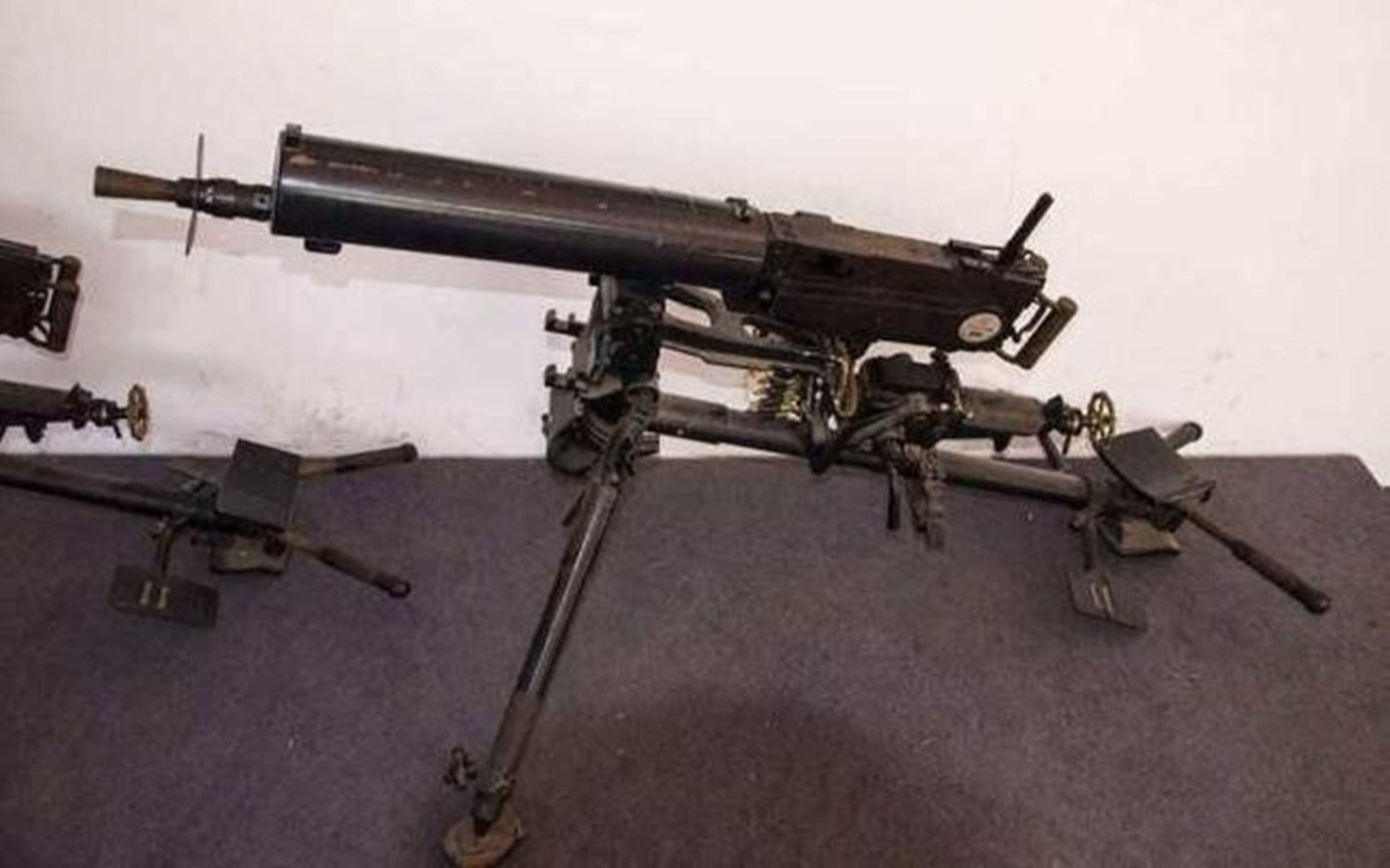 英雄连 二四式重机枪班组压制日军步兵冲锋