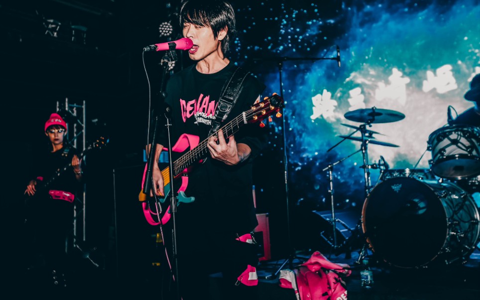 【tone-瞳乐团】|live现场 maolivehouse 《鲲鹏》首演片段_哔哩哔哩