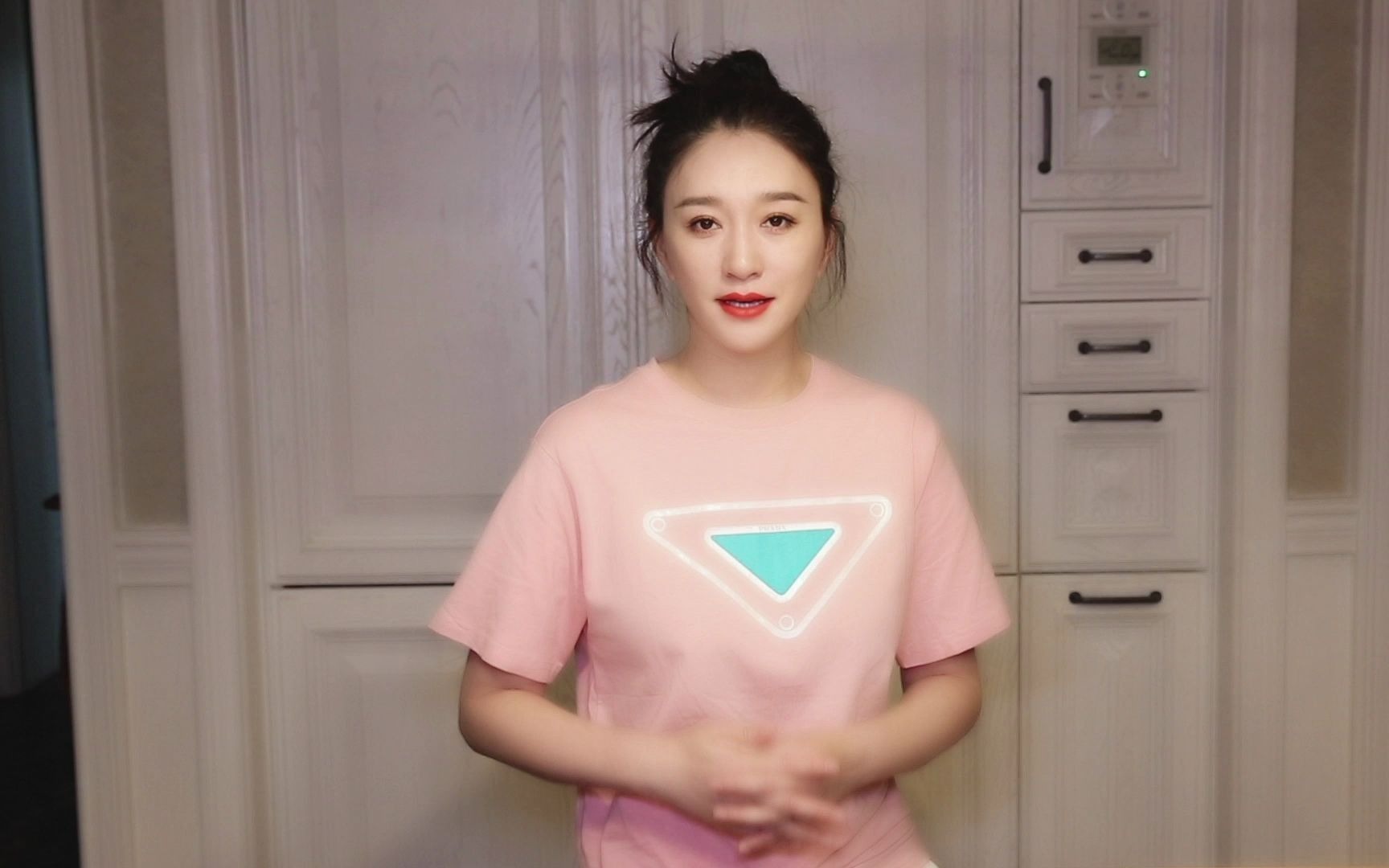 李小冉欧迪芬翻包植入品牌商业授权李小冉小红书_哔哩哔哩_bilibili