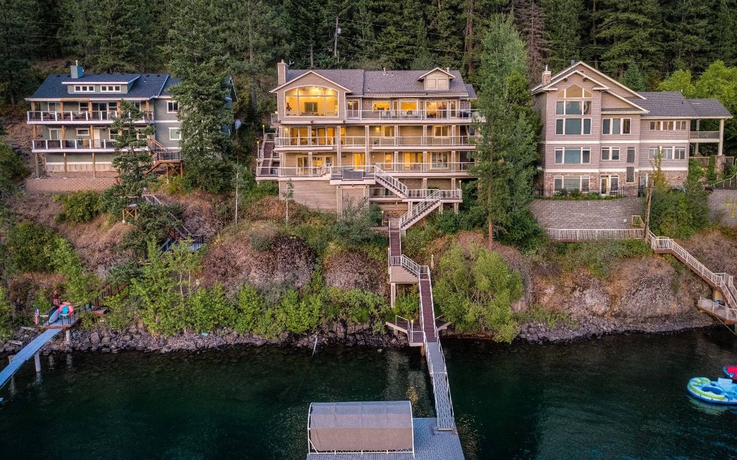 [图]19.9.21 爱达荷州海登湖畔宜人居所Inviting Waterfront Residence in Hayden Lake, Idaho