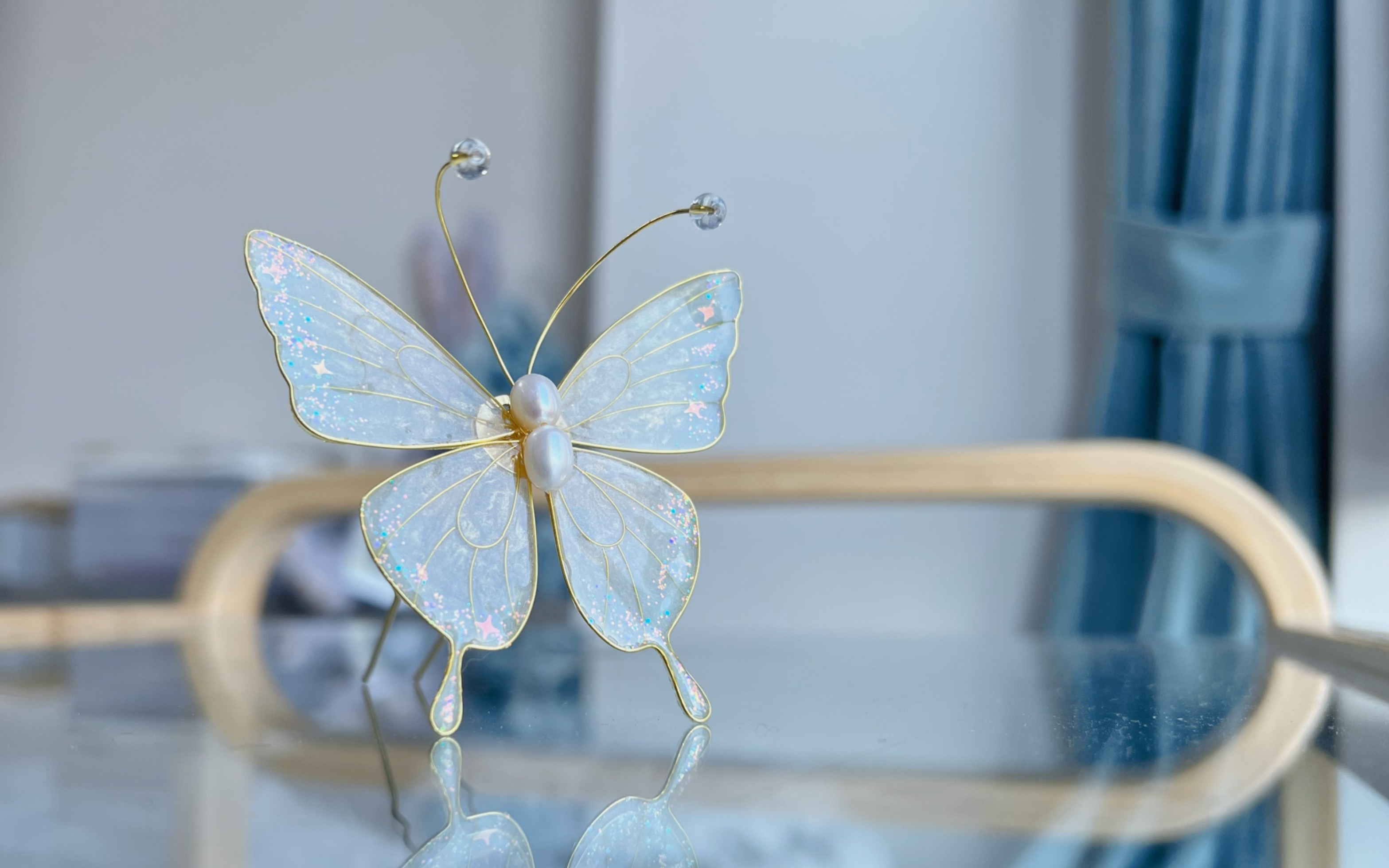 用滴胶仿个造花液的小蝴蝶