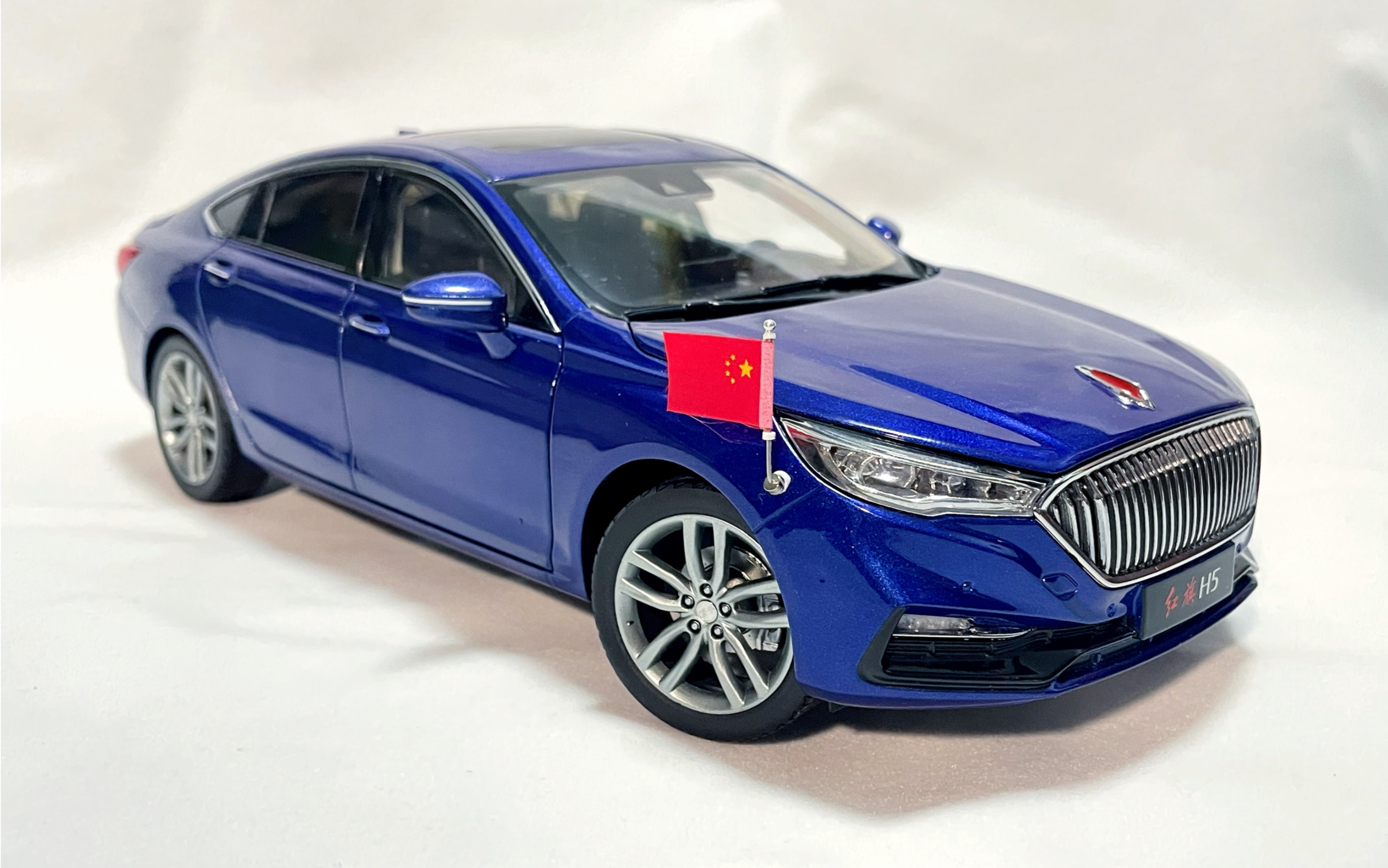 白嫖红旗智联app积分兑换118世纪龙代工原厂红旗h515t30td汽车模型