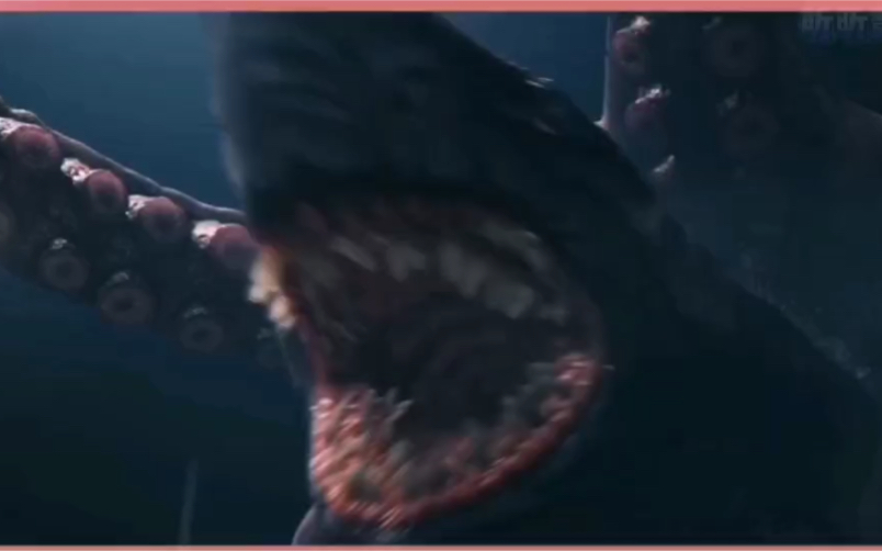 章鲨在游轮里疯狂的猎杀