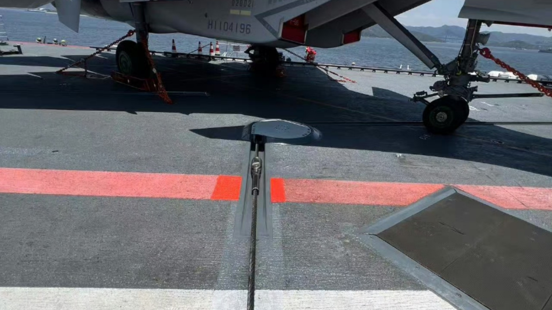 山东舰拦阻索细节(公开允许拍摄的地方,无泄密内容)