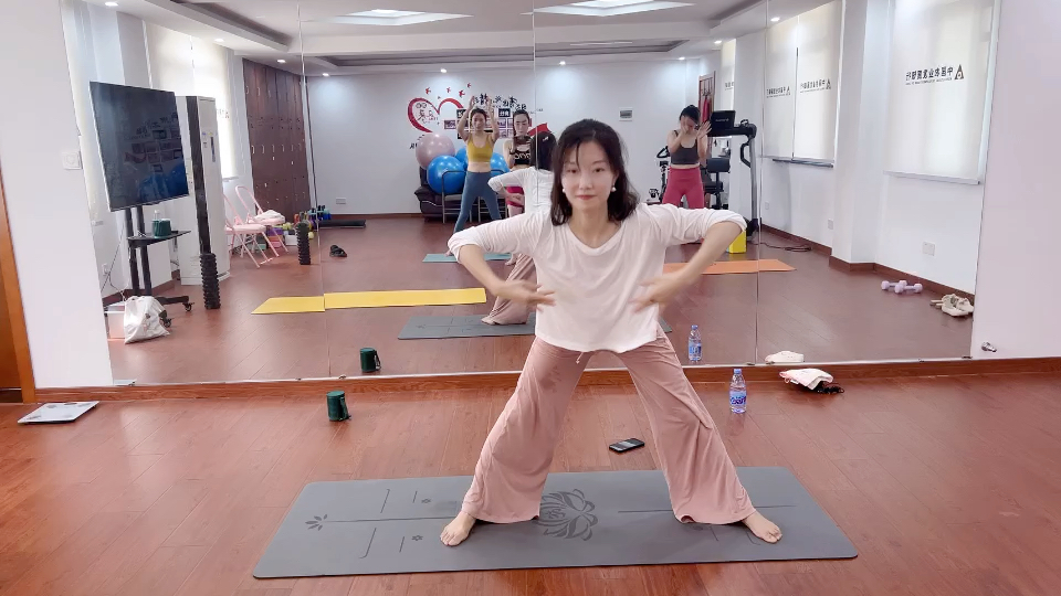 yyxnfh向云端瑜伽舞韵教学部分1