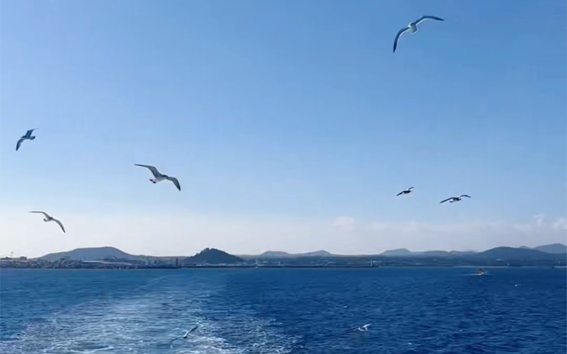 济州岛的风光确实很不错,有很多海的风景,拍照非常漂亮
