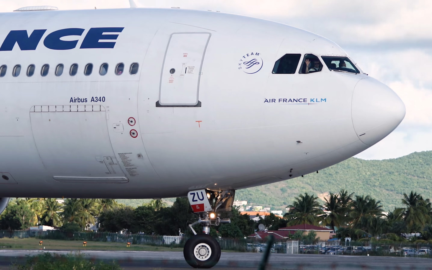 【航空】法国航空a340 朱莉安娜公主国际机场起飞 飞行员友好挥手