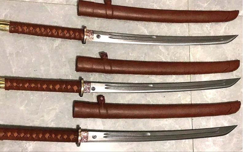 手工花纹钢锻打武士刀