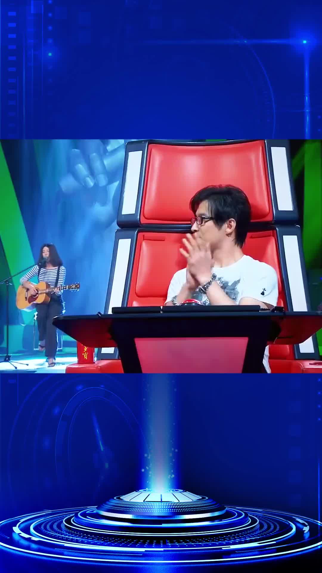 很多人说这版超越了原唱中国好声音刘彩星橄榄树唱歌音乐现场