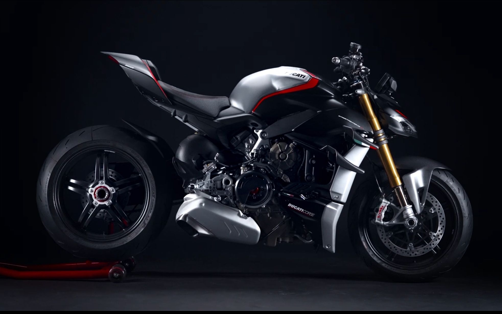 杜卡迪streetfighter v4 sp