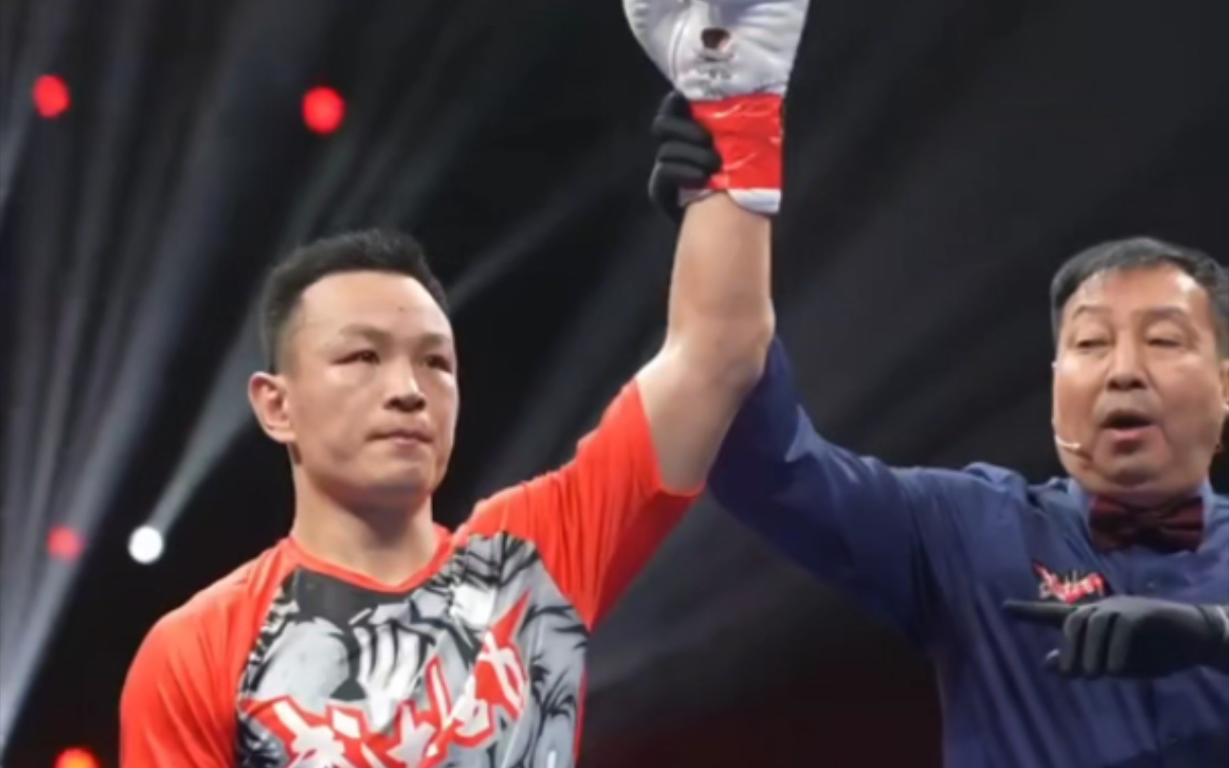 武林风第1000期 铁英华ko迈克获胜