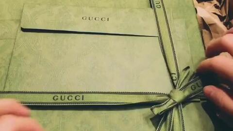 Gucci围巾开箱 包装盒美呆了 哔哩哔哩