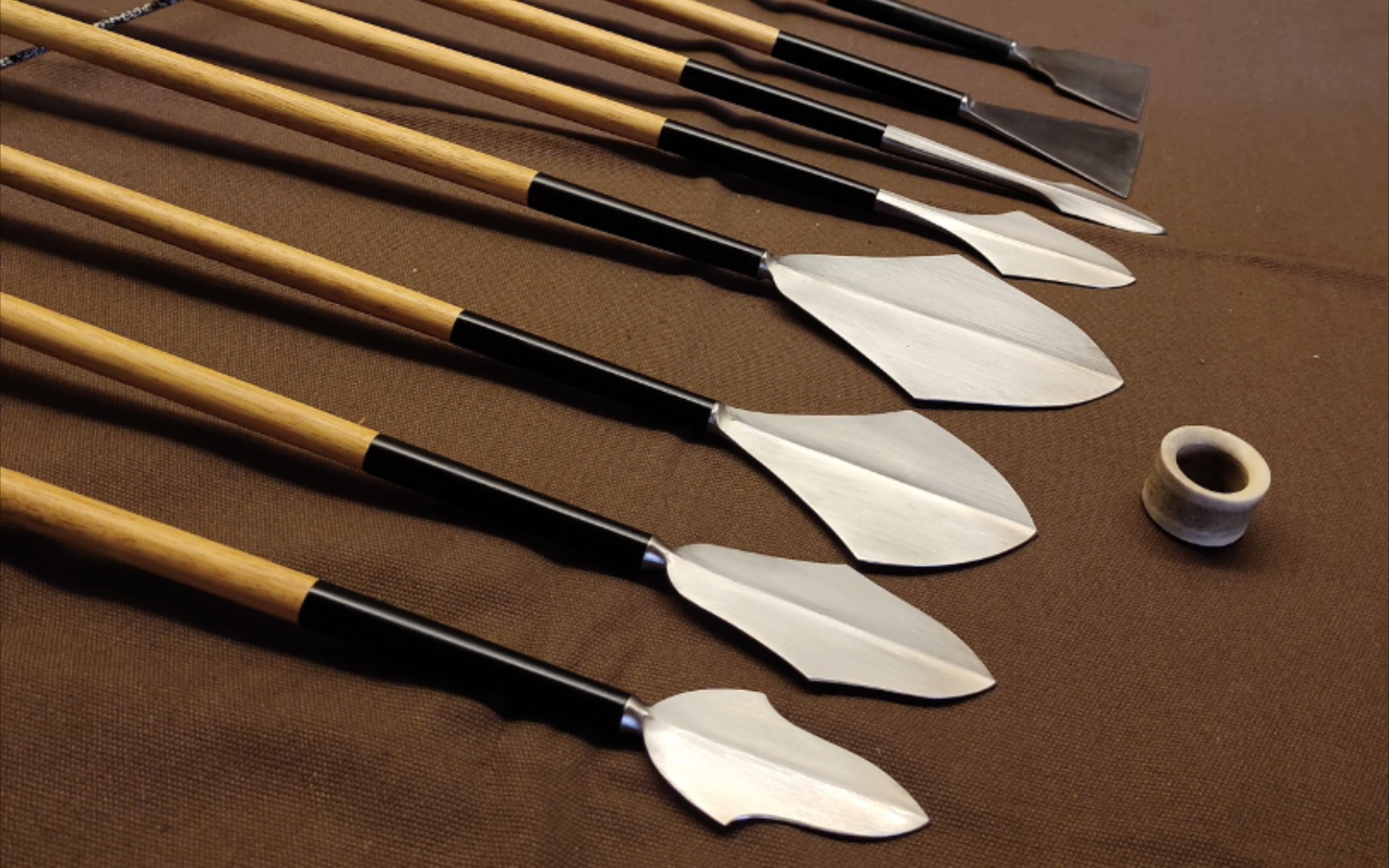 制作几只雕翎手撕羽战箭,清弓重箭