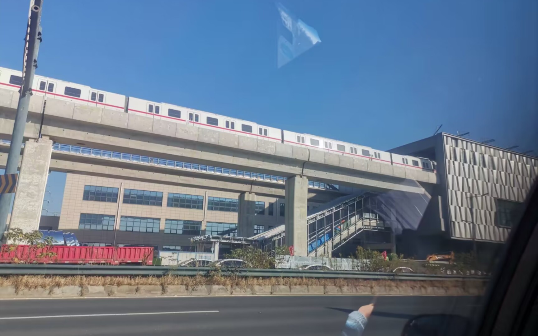 (无锡地铁)s1线动车调试中