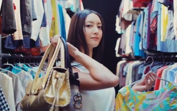 【日本CM】菜菜绪和搞笑艺人ブルゾンちえみ