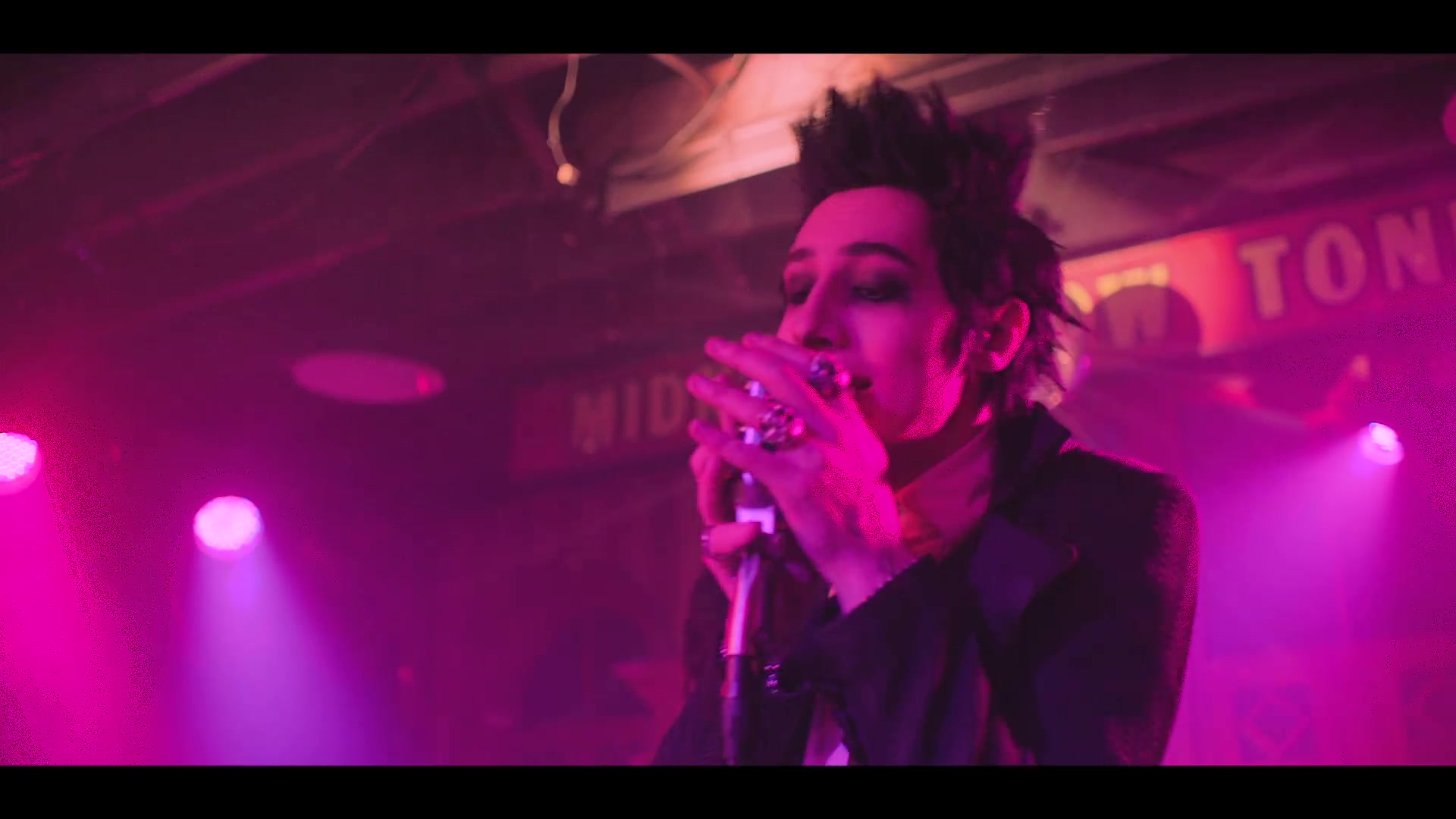 [图]PALAYE ROYALE - Mr. Doctor Man (Official Music Video)