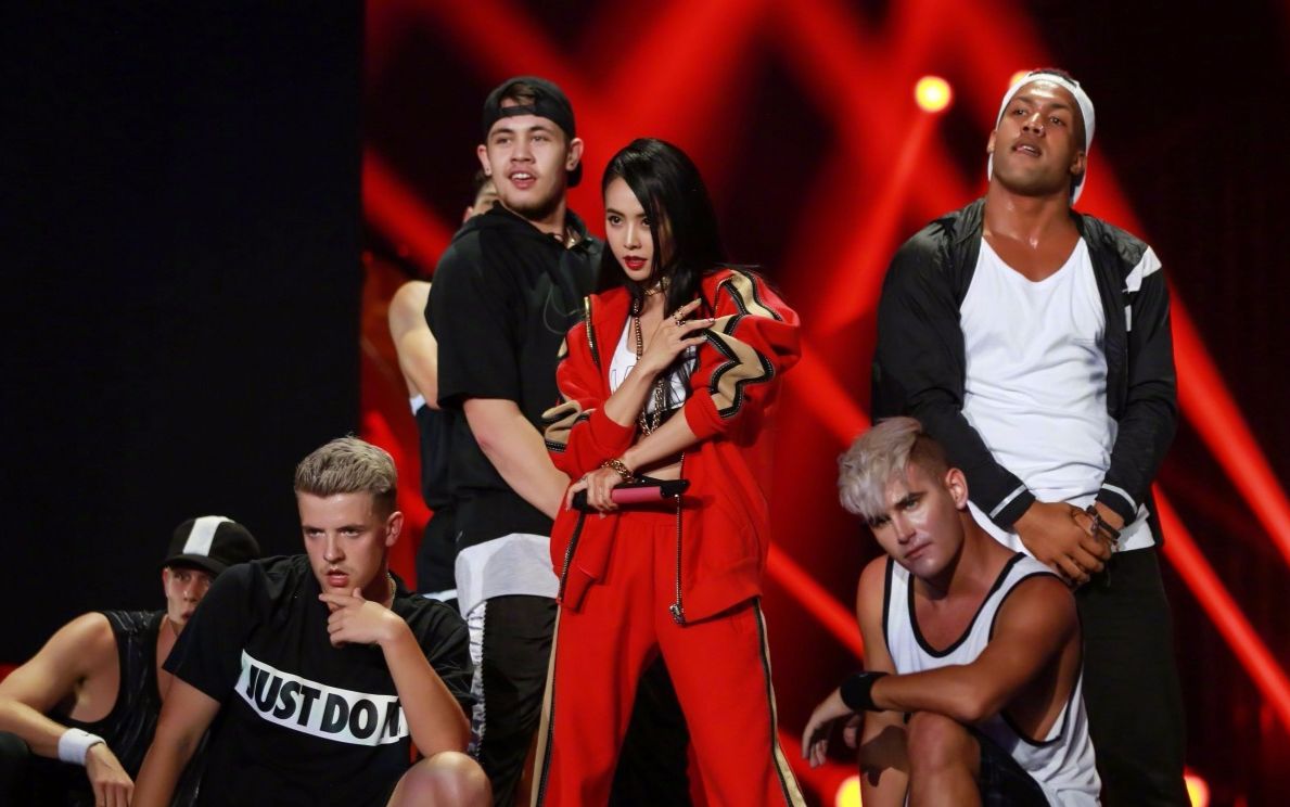 蔡依林-浙江卫视年中盛典《miss trouble》《大艺术家》《play》