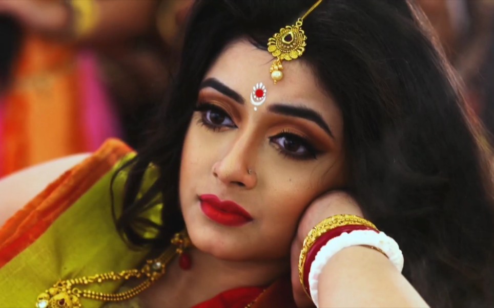 《湿婆传》婚礼前梳妆打扮的帕尔瓦蒂