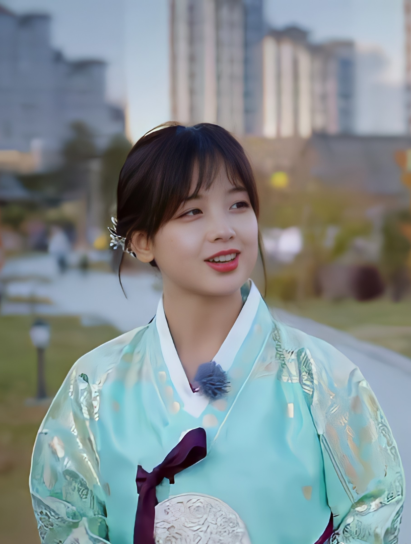 王冰冰又穿起朝鲜族服饰了_哔哩哔哩_bilibili