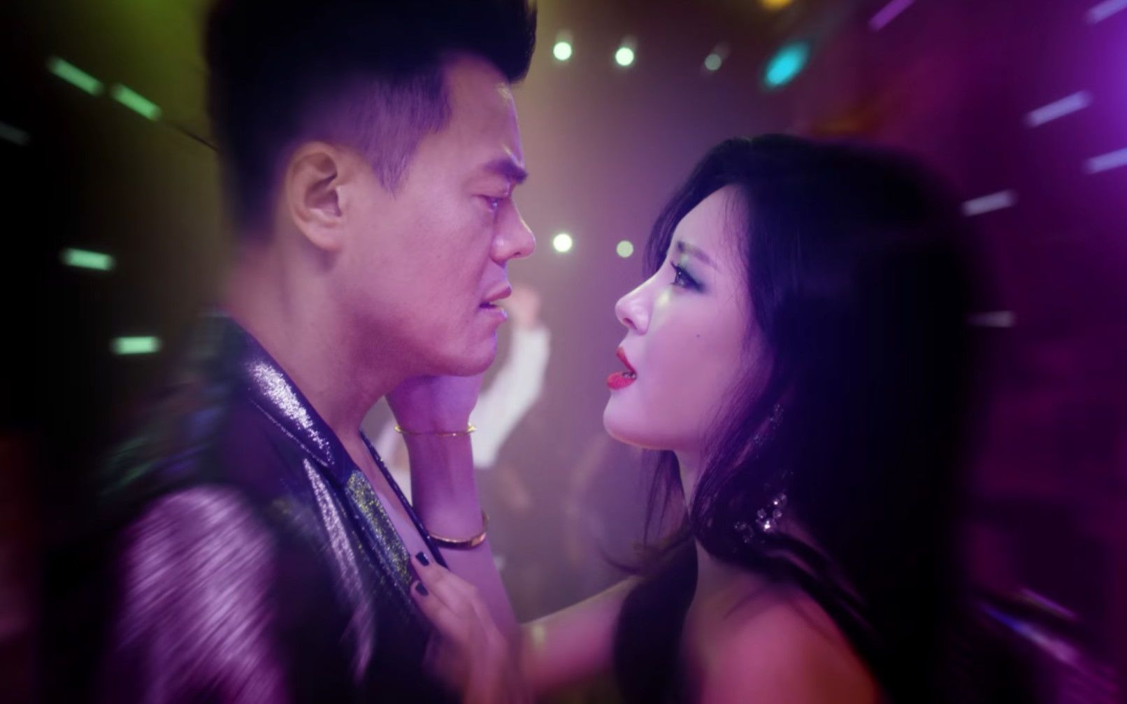 个人译制jyp携手宣美出新歌朴振英whenwediscomv中字双语字幕