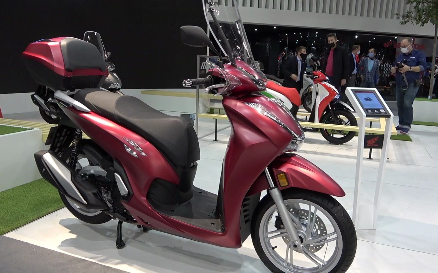 2022新款本田sh350踏板车展示