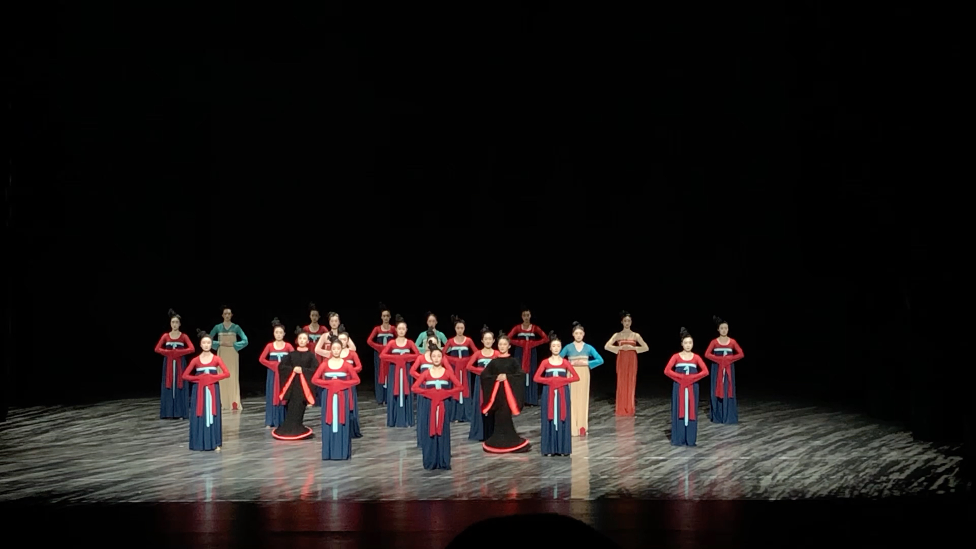 03.12 上海国际舞蹈中心 首演谢幕