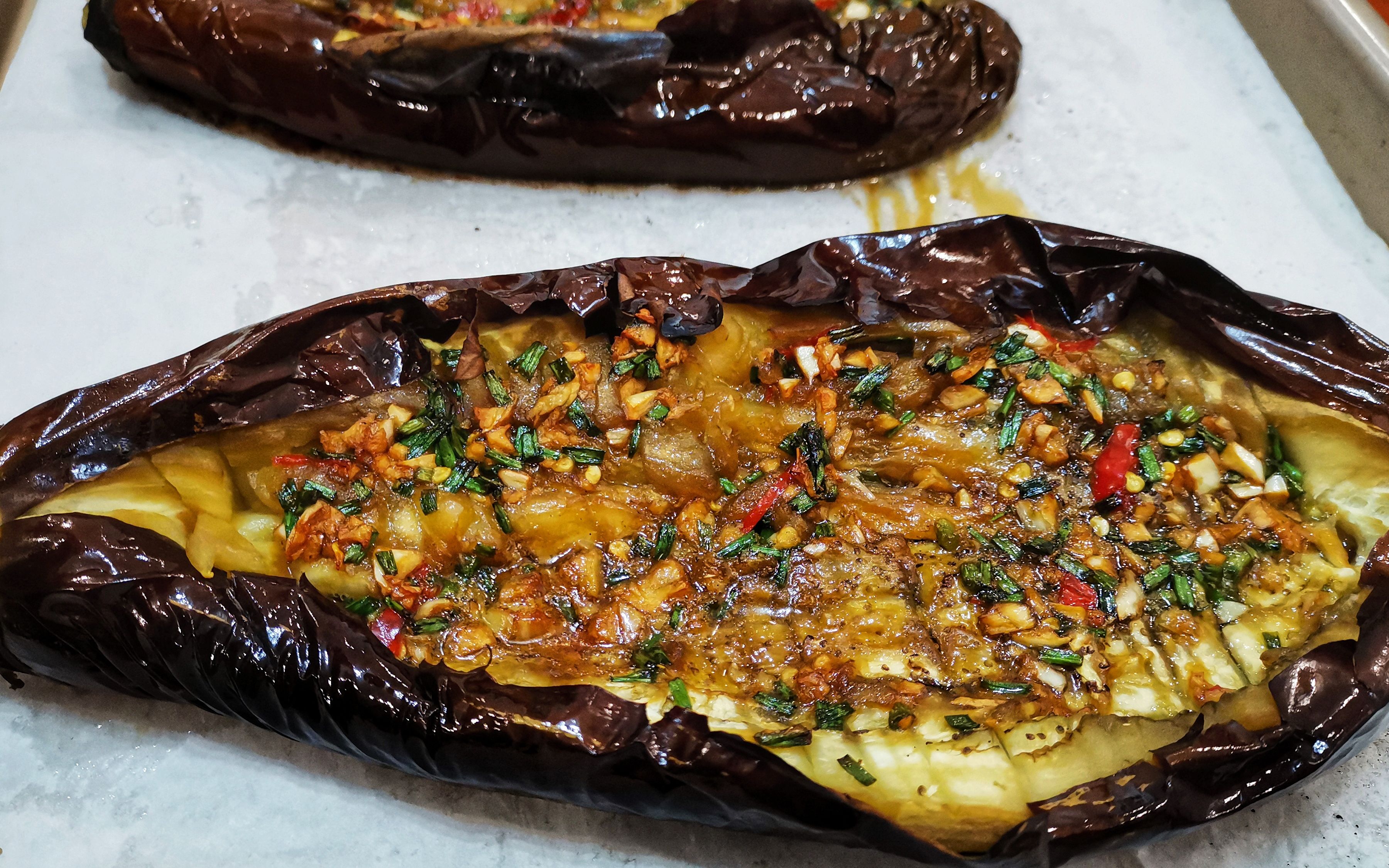 烧烤摊上的爆款小吃,香糯入口即化的烤茄子,详细步骤教给你